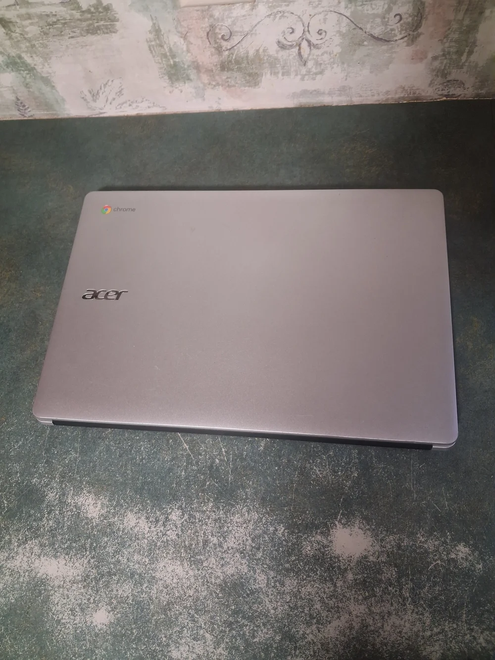 Acer Chromebook Laptop in Silver with Black Keyboard